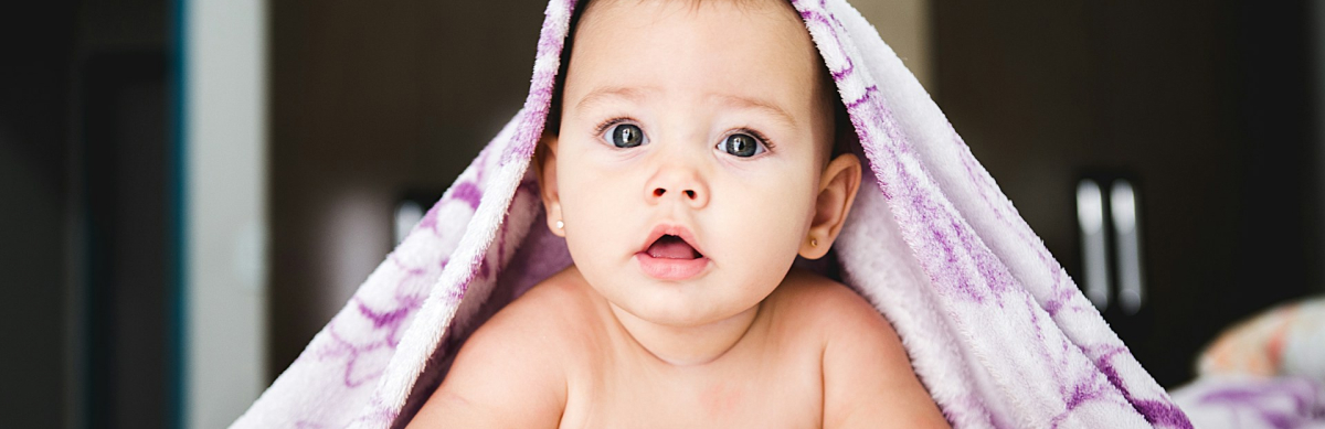 10 idées de jeux d’éveil pour bébé